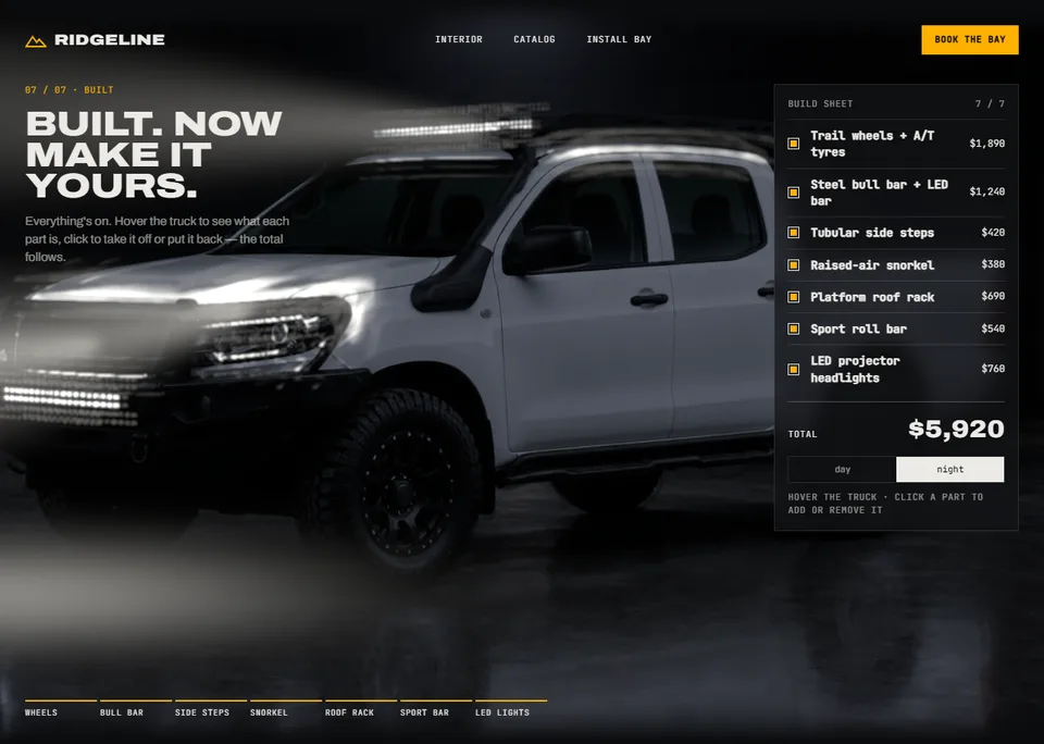 Ridgeline — Taller de accesorios para pickups: al bajar se montan las piezas en plano técnico, llega la noche con los faros, y al final es un configurador con precio.